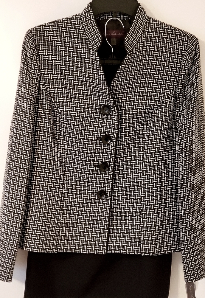 Gloria Vanderbilt two-piece suit